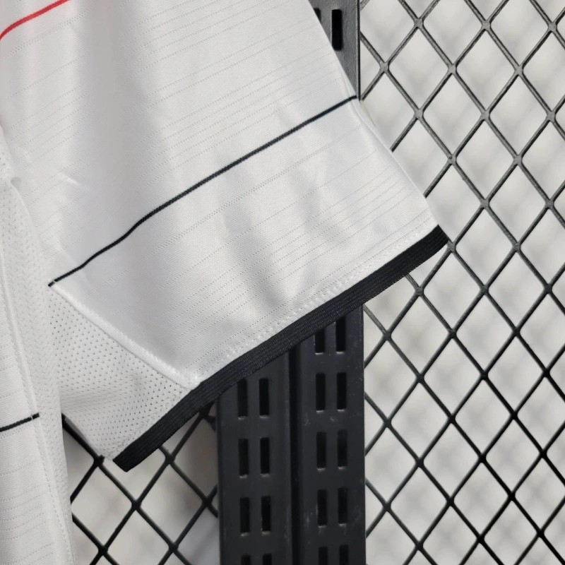 04/06 Retro Manchester United Away Jersey