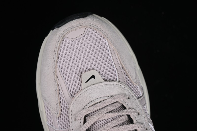 Nike Runtekk Run V2K Low-Top Retro Running Shoes with Cushlon Midsole and Anti-Slip Design - FN6703-001