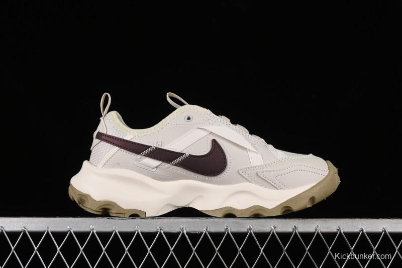 Nike TC 7900 Retro Dad Shoes with Reflective Swoosh and Cushioned Sole - DD9682-003