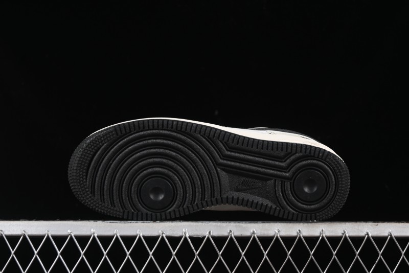 Nike Air Force 1 '07 Low Casual Sneakers with Violent Bear Collaboration - KK1988-006
