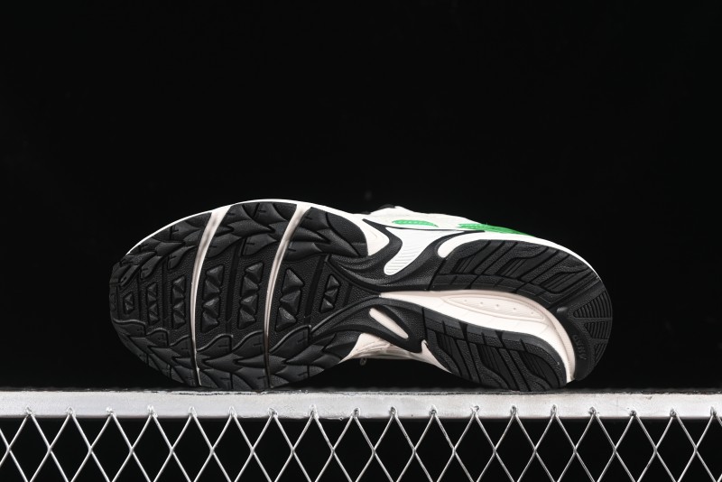 Asics Gel-Kahana TR V4 Running Shoes with FF BLAST PLUS Cushioning - 1203A586-100