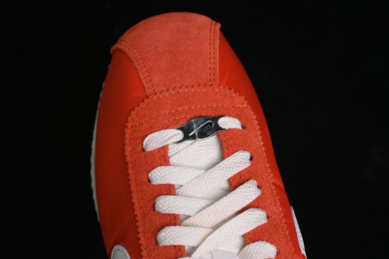 Nike Classic Cortez Leather Retro Running Shoes - DZ2795-601