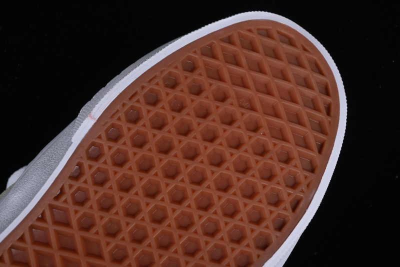 Vans Caldrone Chunky Retro Sneakers in White with Enhanced Cushioning - VN0007P9WHT