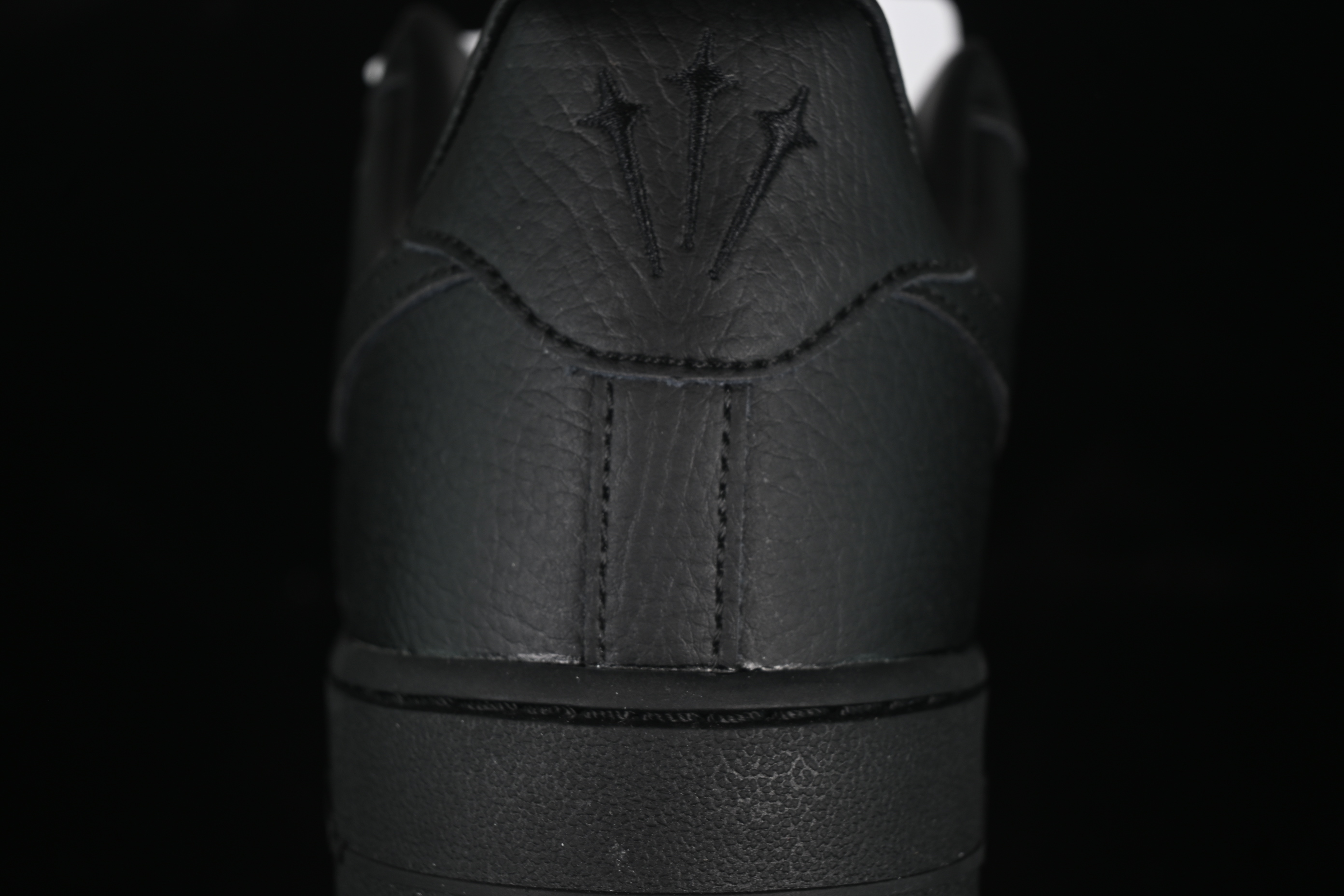Nike Air Force 1 '07 Low Casual Sneakers with Full-Length Air Cushion - CZ8065-001