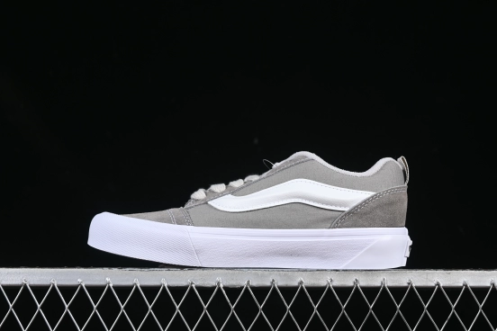 Vans Knu Skool Low-Top Retro Chunky Sneakers - VN000CS0BGG