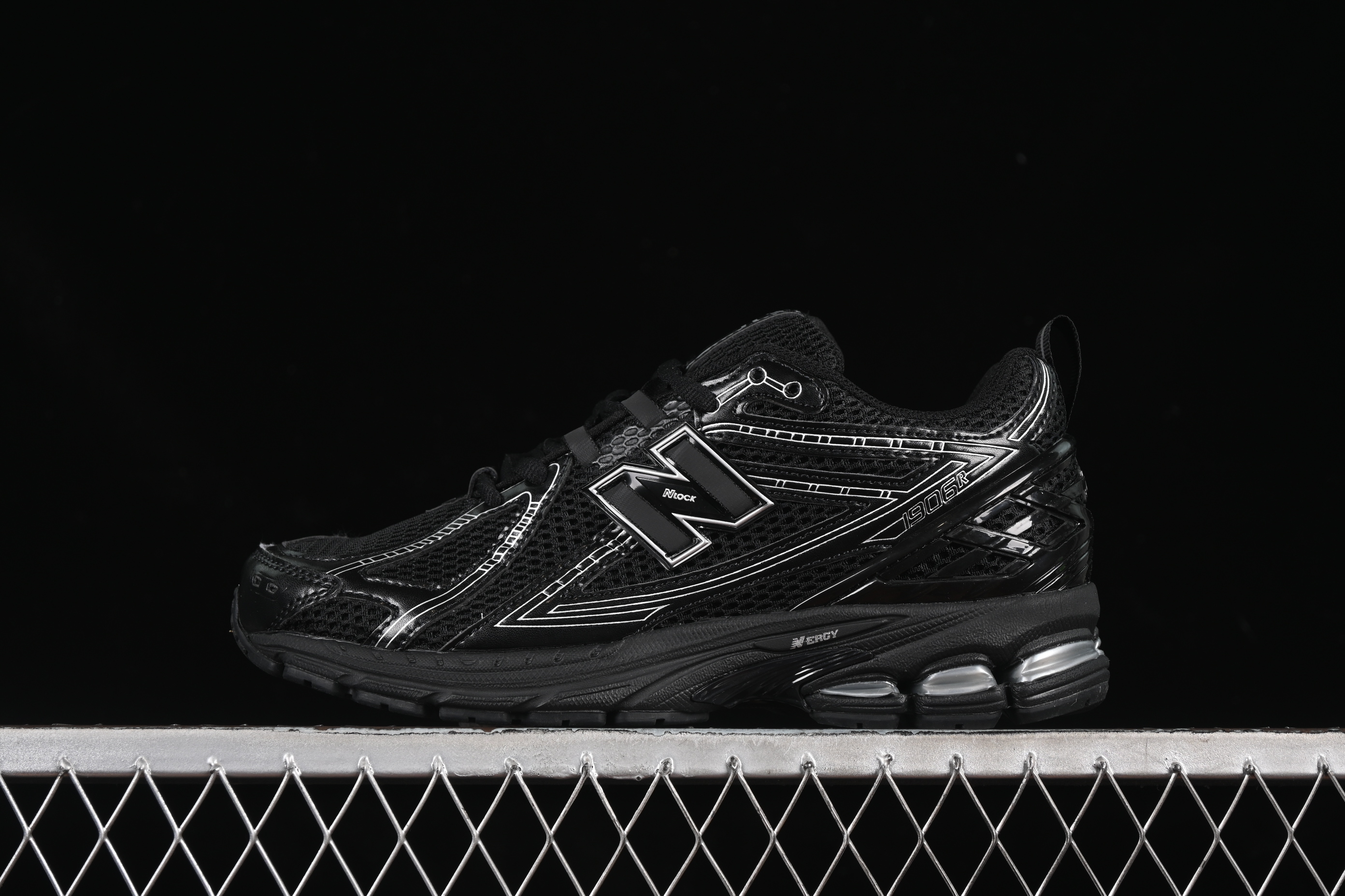 New Balance 1906 Series Retro Dad Style Casual Running Shoes - M1906RCH