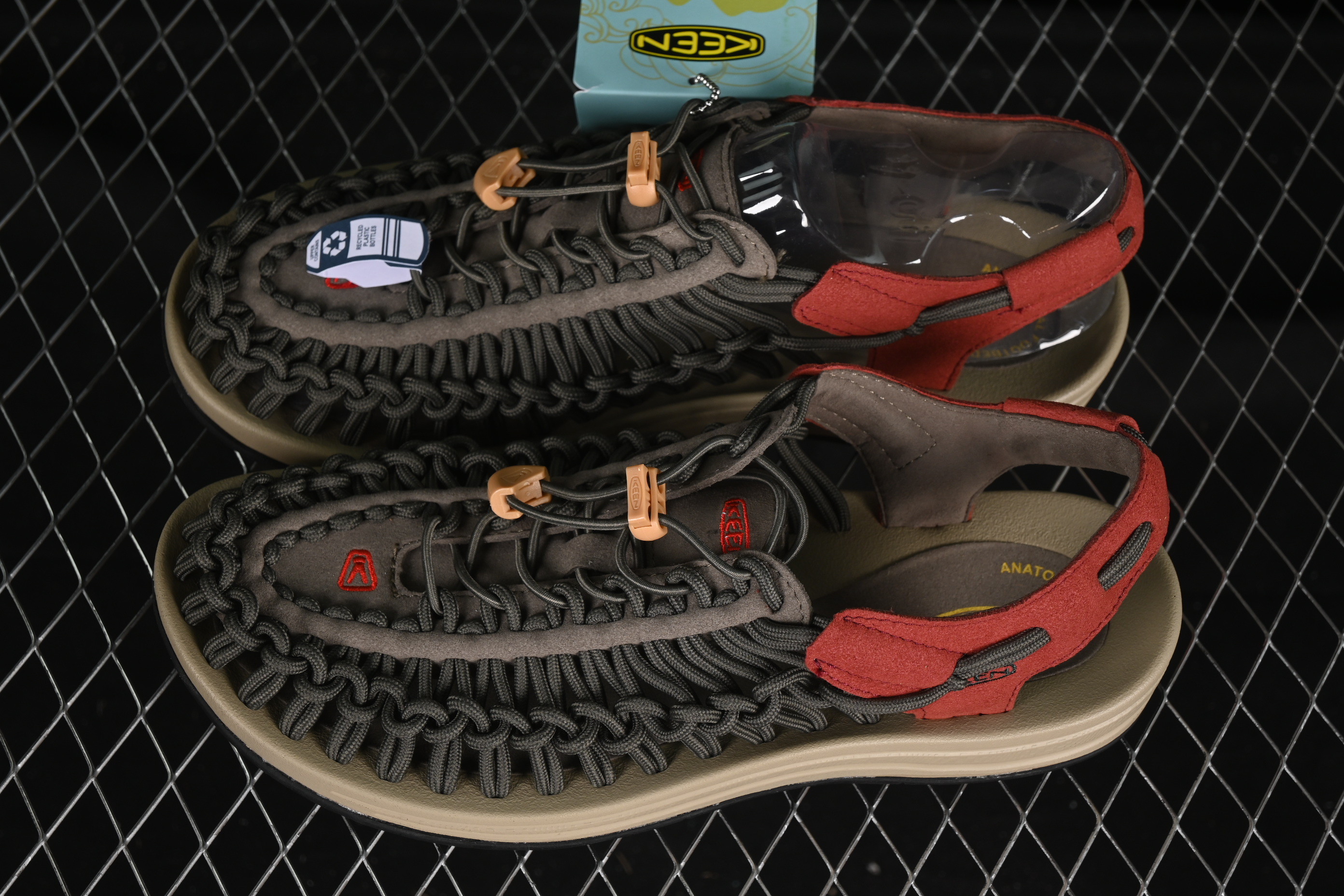 Keen Uneek Flat-M Woven Stretch Multi-Purpose Outdoor Sandals for Hiking and Water Activities - 1025171 BLACK PINE GREEN