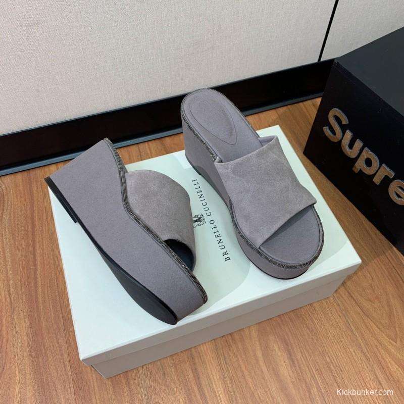 2025 Women BRUNELLO CUCINELLI Grey Suede Platform Slide Sandals Elegant Craftsmanship LY00360(F)