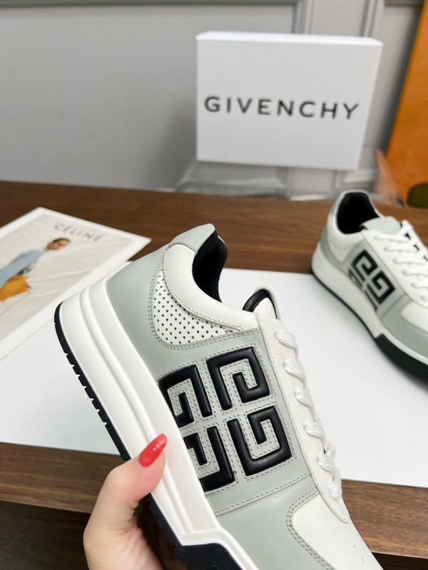 2024 Unisex Givenchy White Black Silk Calfskin Lacquered Low Top Sneakers MJ00380