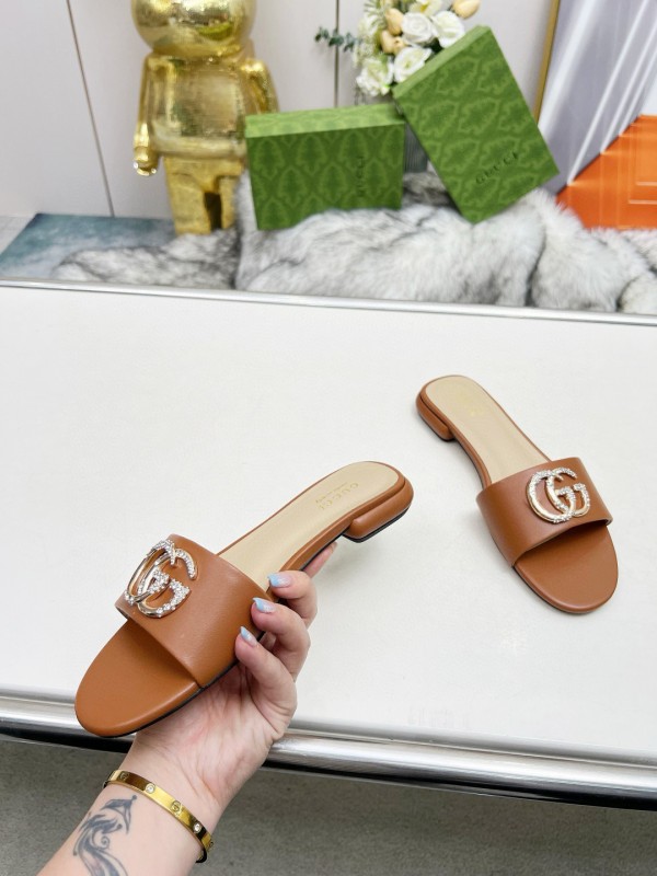 2025 Gucci Camel Leather Slippers GG Buckle MJ00190/225