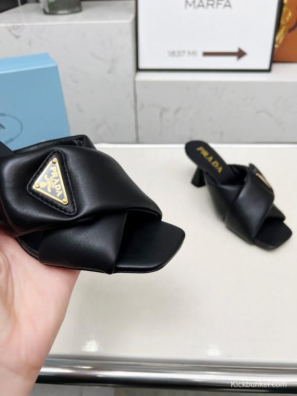 2025 Women Prada Black Leather Slippers LY00270