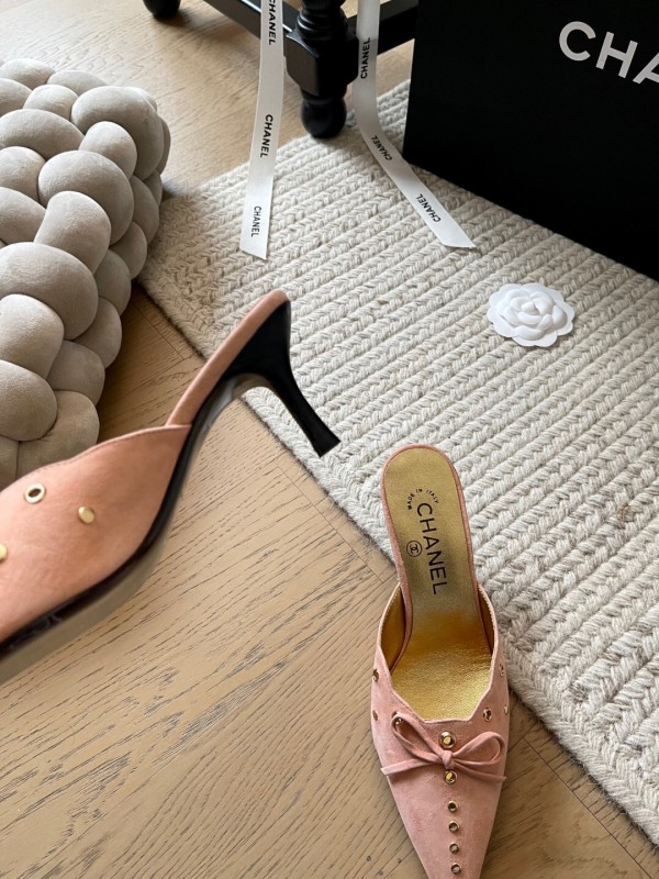 2025 Women Chanel Pink Suede Mules