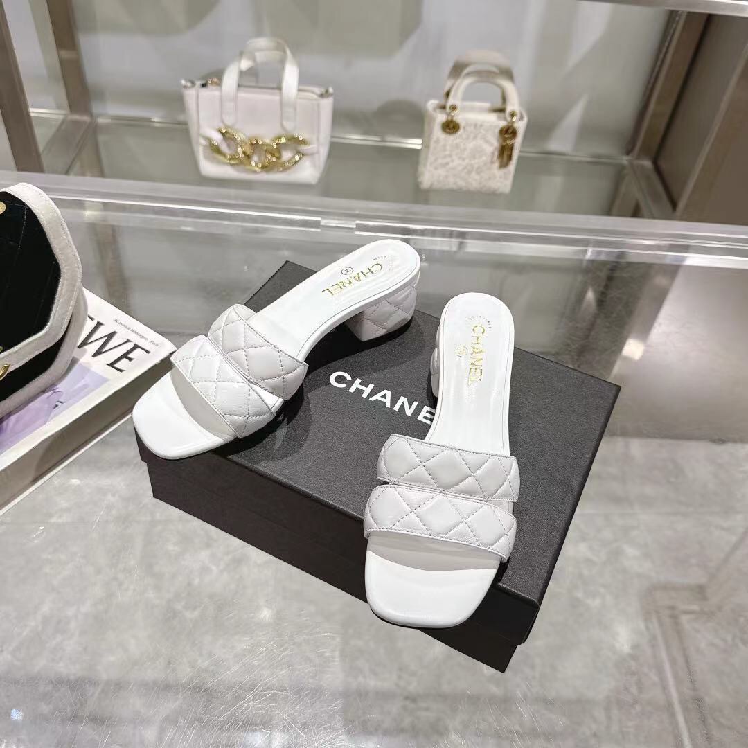 2025 Women Chanel White Leather Sandals LY00280