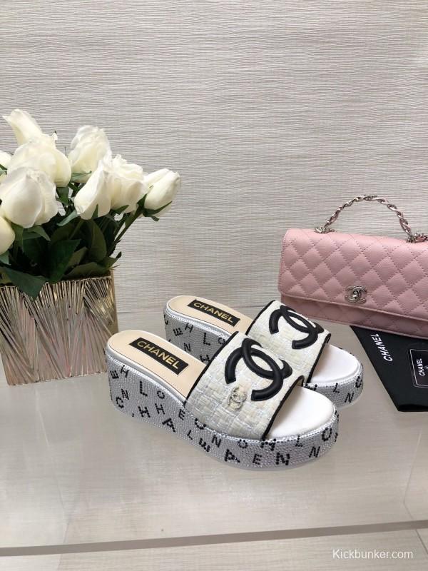 2025 Slippers Chanel White Black Fabric Platform Logo LY00320