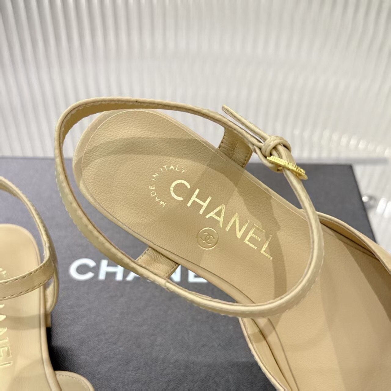 2025 Women Chanel Beige Black Leather Slingback Flat Sandals LY00260