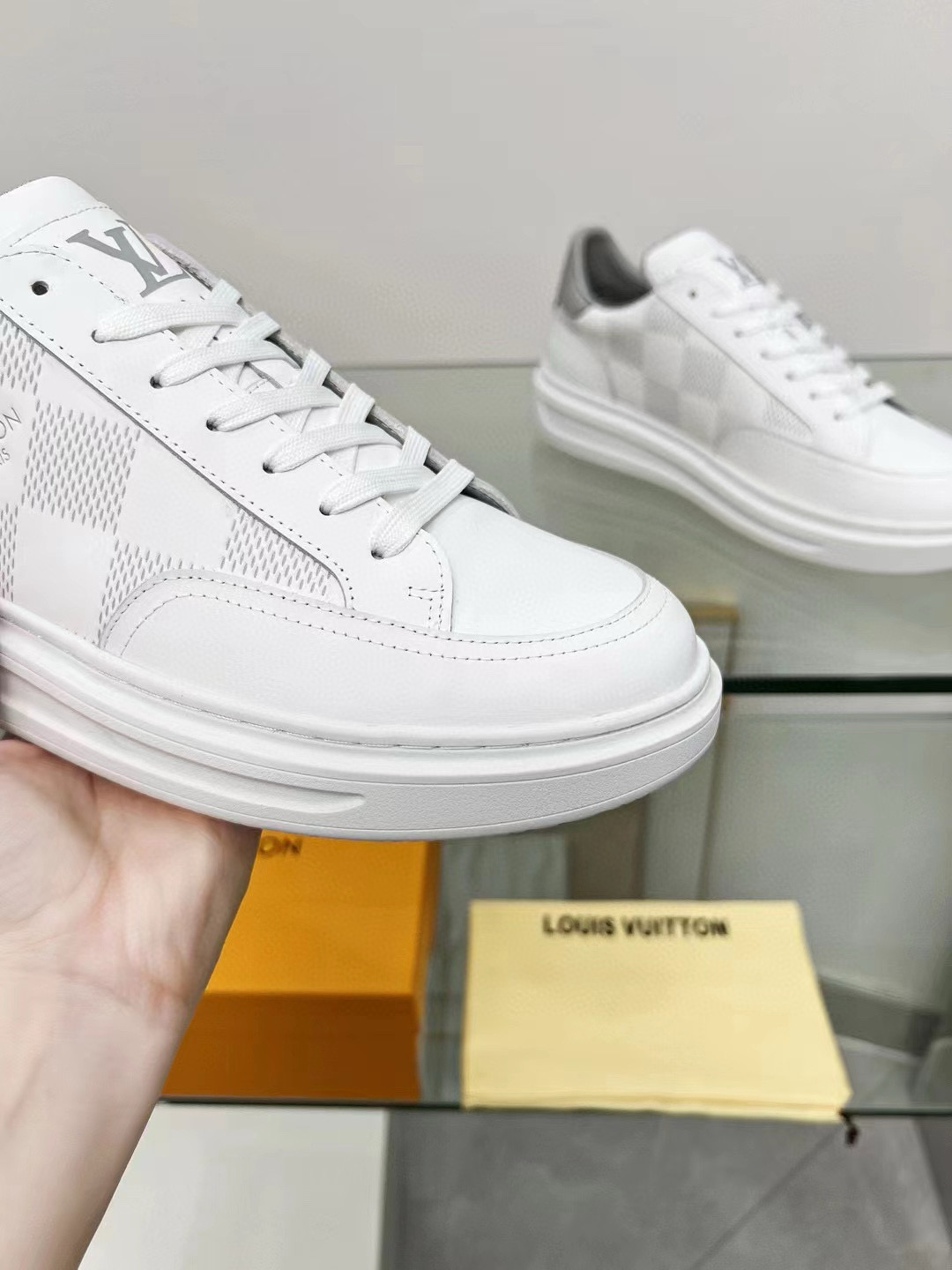 2024 Men Louis Vuitton White Grey Leather Sneakers MJ00330