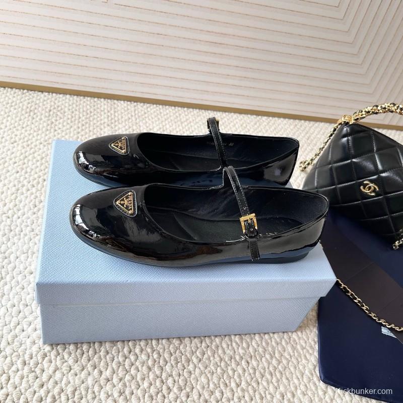2025 Women Prada Black Patent Leather Mary Jane Ballet Flats KFY00290