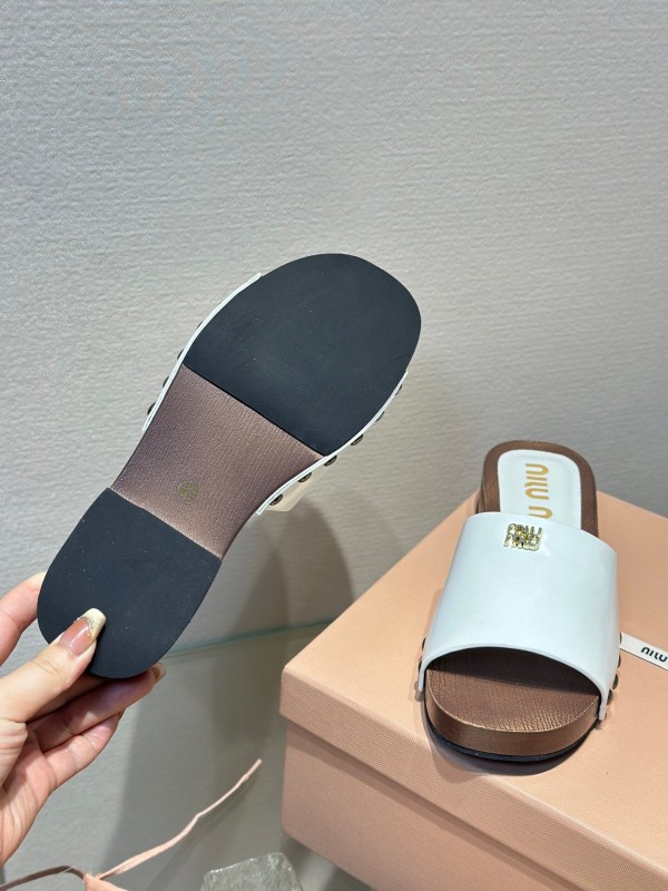 2025 Women Miumiu White Leather Slippers