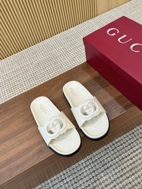 2025 Women Gucci White Leather Slippers GG Logo LY00230