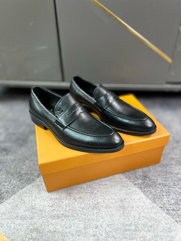 2024 Men Louis Vuitton Black Leather Loafer MJ00290