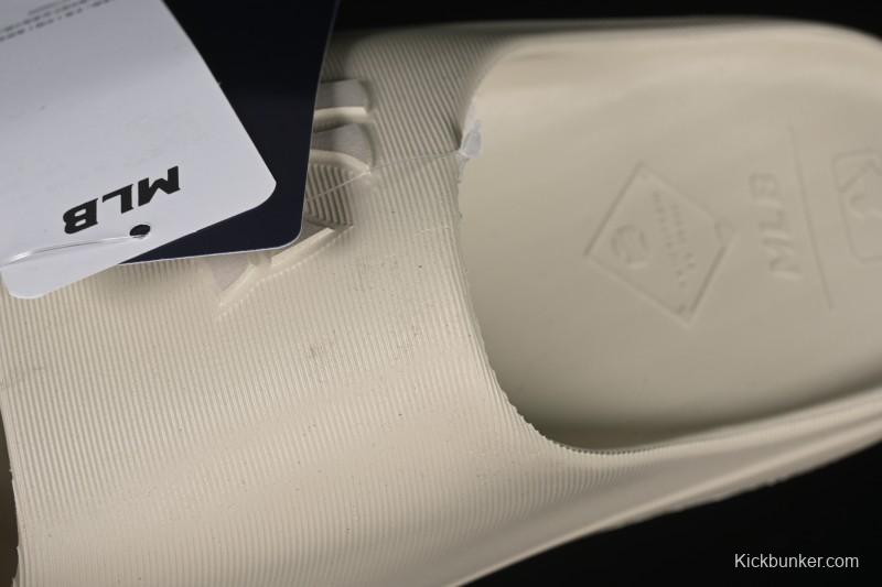 New York Yankees MLB Skipper Slide Summer Casual Sandals - 3ALPS015350IVS