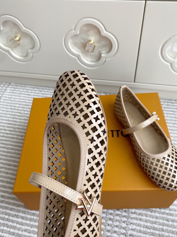 2025 Women Louis Vuitton Beige Leather Ballet Flat Laser Cut KFY00310