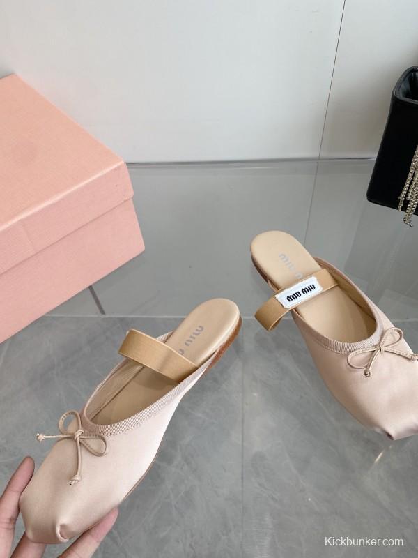2025 Women Miu Miu Beige Satin Slippers KFY00280