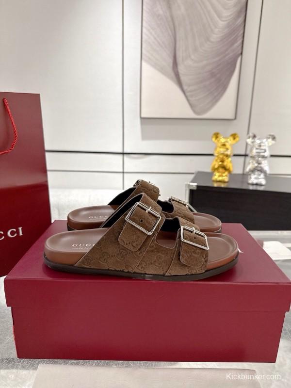 2025 Unisex Gucci Brown Leather Slippers Double G Embossed AS00240