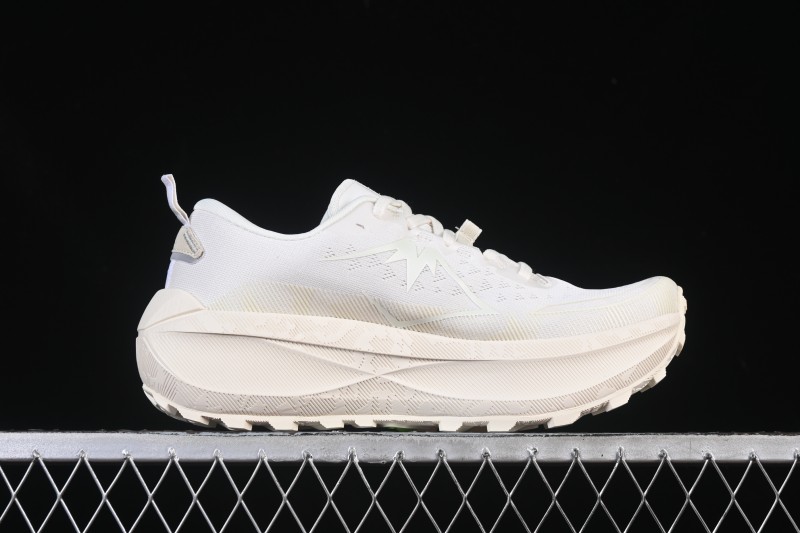 Asics Trabuco Max 4 Professional Running Shoes with Breathable Design - 1011B976-100