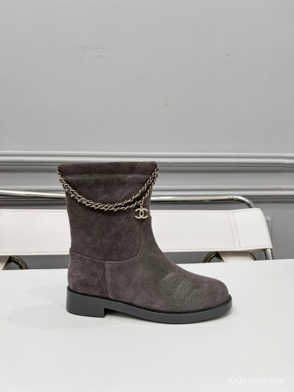 Chanel Spring/Summer 2025 Quilted Leather Chain CC Four-Leaf Clover Flat Ankle Boots - LY00400