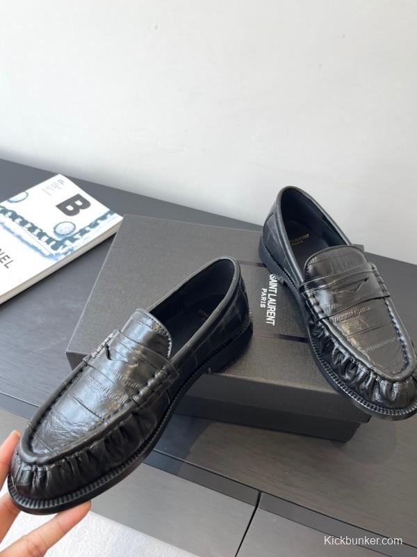 Saint Laurent Classic Loafer Flats - KFY00350