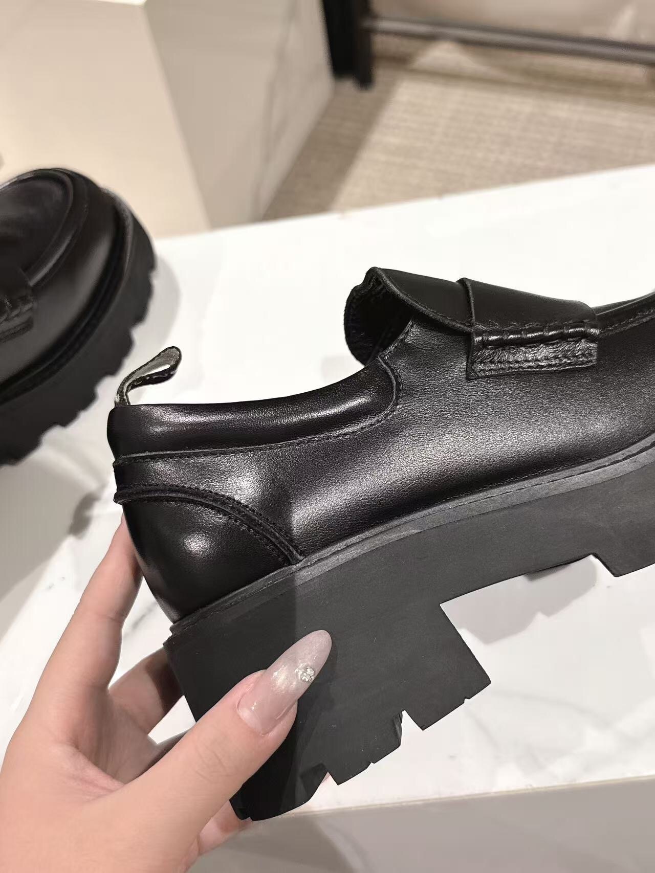 CELINE 2025/SS Lisa Same Style Platform Loafers - LY00300