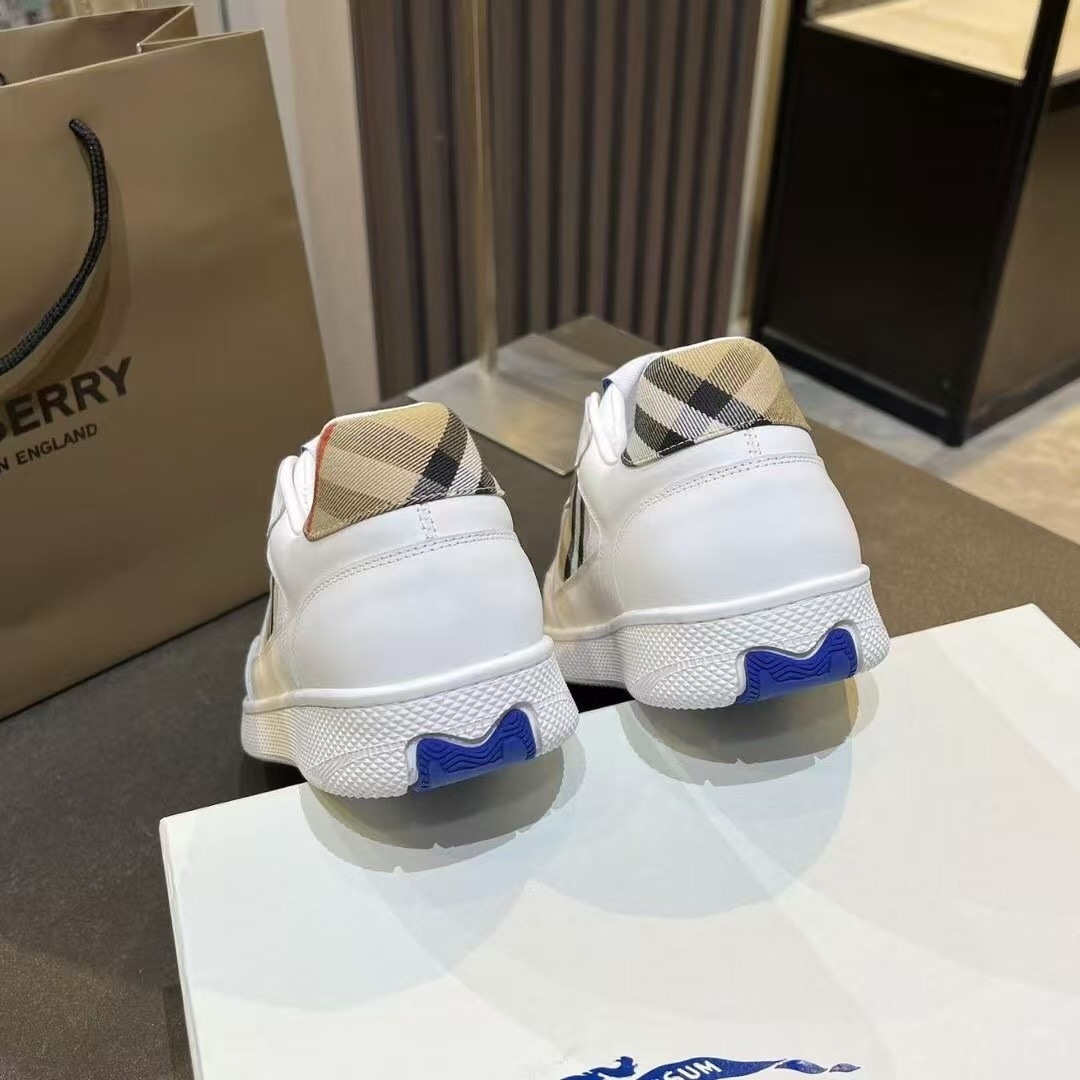 Burberry 2025/SS Italian-Made Sneakers with Equestrian Knight Label - KFY00300