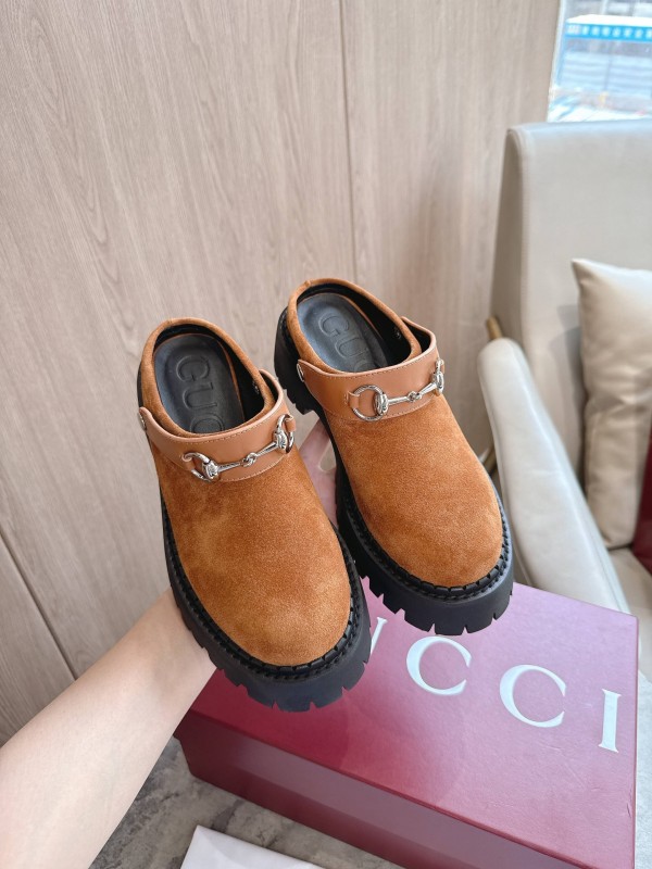 Gucci Women's Mule Shoes with Horsebit Detail - LY00300