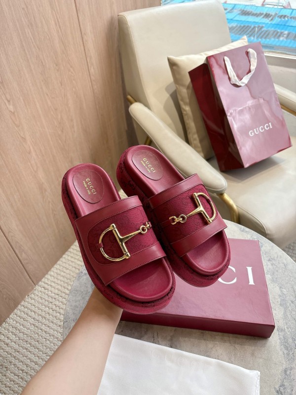 Gucci Women's Sandals with Iconic Horsebit Detail and Gold Hardware - LY00270