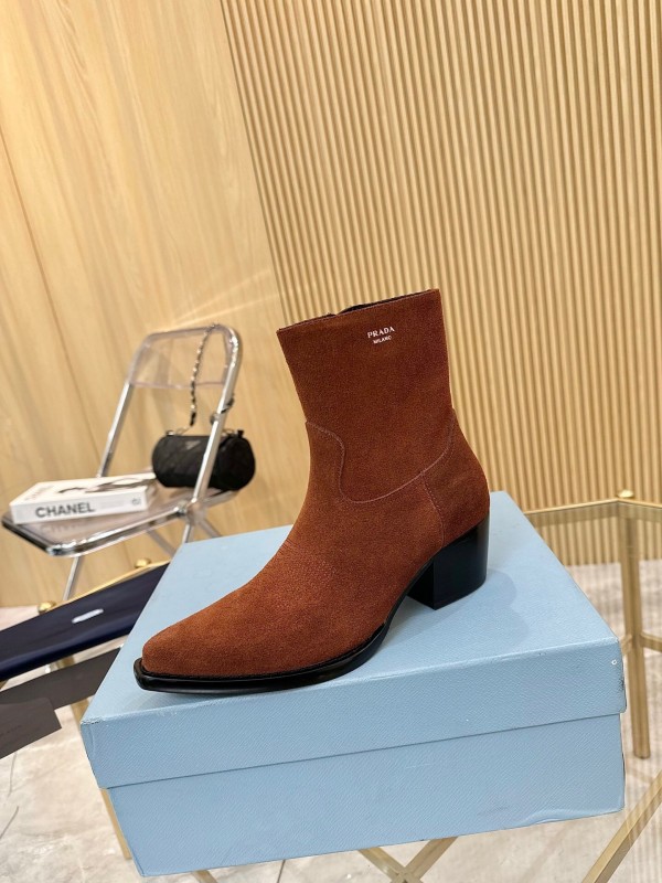 Prada Classic Pointed Boots 2025 SS Collection - L Y00330