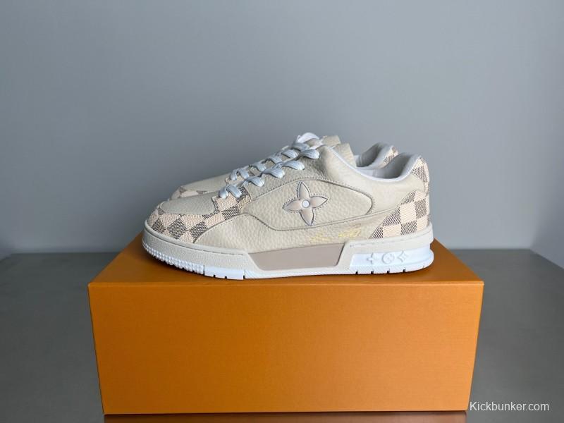 Louis Vuitton 2025 Spring/Summer Collection Luxury Sneakers with Signature Logo and Dual-Color TPU Outsole - YC