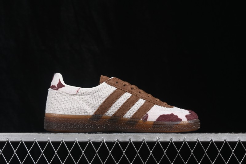 Adidas Handball Spezial Retro Skateboarding Shoes with Suede Upper and Gum Sole - IH4588