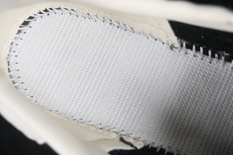 Adidas Samba OG Classic Sneakers with Retro Design - HQ9282