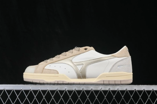 Mizuno CT Club Retro Casual Low-Top Sneakers with Breathable Comfort - D1GH261012