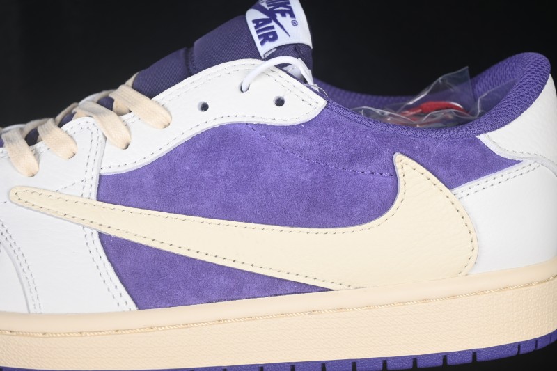 Nike Travis Scott Air Jordan 1 Low OG Sneakers with Reversed Swoosh Design - DM7866-117