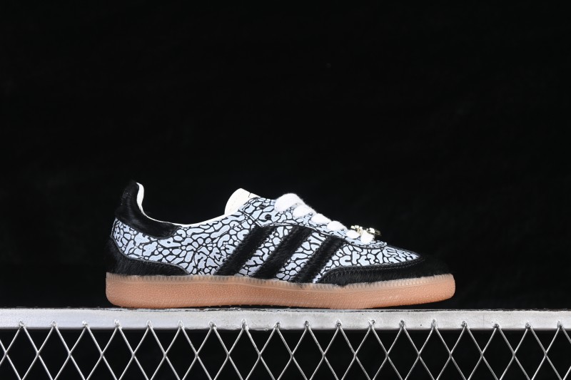 Adidas Samba OG Classic Skateboarding Sneakers with Reinforced Suede Upper - JQ8742