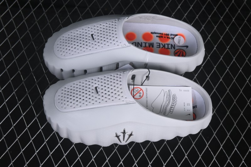 Nike Mind 001 Neuromuscular Foot Massage Slippers with Breathable Perforated Fabric - HY5028-003