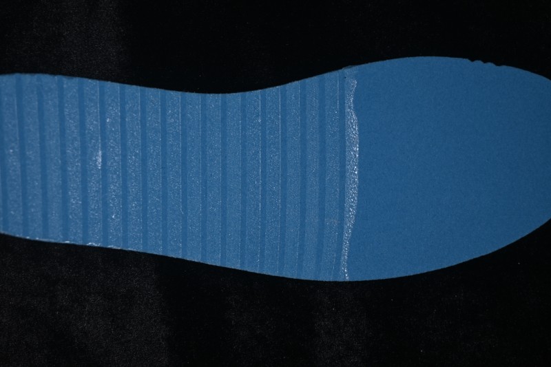 Nike Air Jordan 1 Low Retro Basketball Shoes with Classic Colorway - IH0823-611