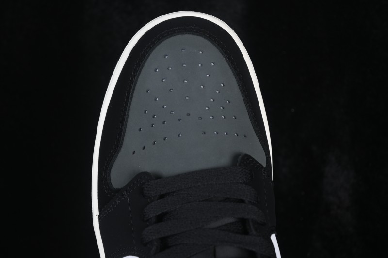 Nike Air Jordan 1 Low Retro Basketball Shoes with Classic Colorway and Premium Leather - II3788-003