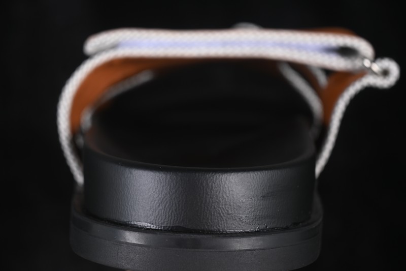 Hermes Chypre Flat Sandals with Toe Loop Design - AJE5