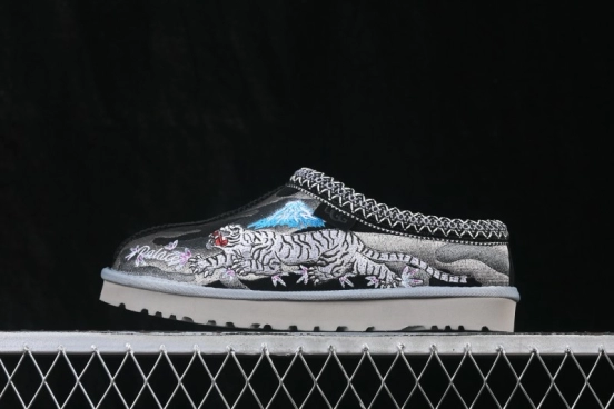 UGG X Palace Tasman Dragon Tiger Embroidered Comfortable Durable Short Snow Boots - 1172070 BKCA