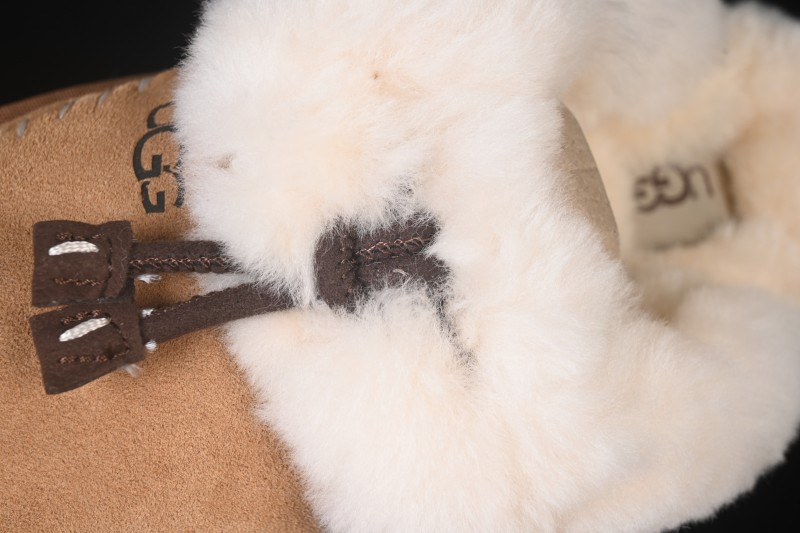 UGG Slipper Evolution Comfortable Flat No Special Function Closed Toe Slippers - 1180 Chestnut