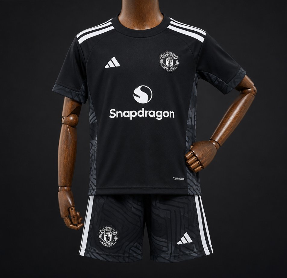 26/27 Kids Manchester United Home Goalkeeper Black/White Jersey + Shorts Set